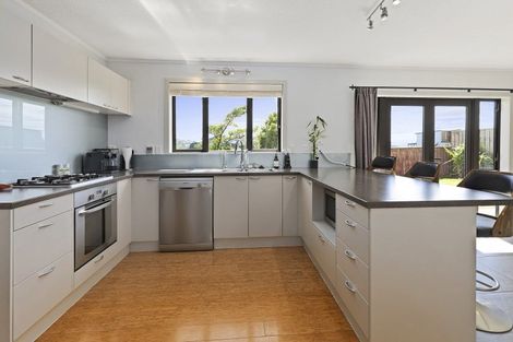 Photo of property in 10b Shastri Terrace, Khandallah, Wellington, 6035