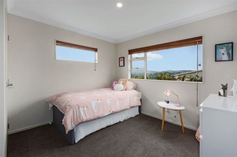 Photo of property in 4 Gennaker Lane, Whitby, Porirua, 5024