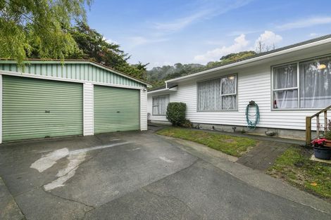 Photo of property in 31 Mcgowan Road, Wainuiomata, Lower Hutt, 5014