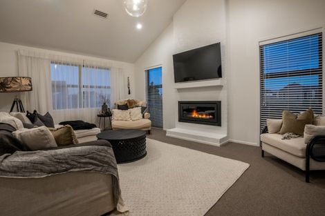 Photo of property in 25 Mike Smith Drive, Cambridge, 3434