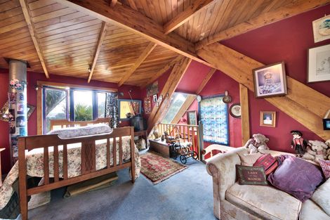 Photo of property in 33 Tainui Road, Titirangi, Auckland, 0604