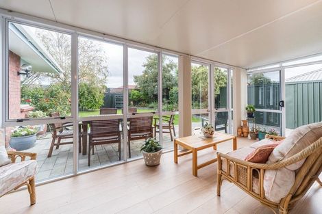 Photo of property in 98 John F Kennedy Drive, Milson, Palmerston North, 4414