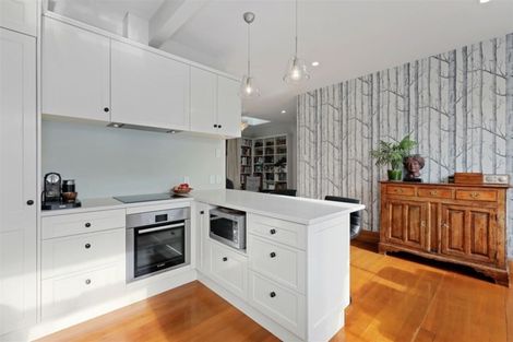 Photo of property in 33 Ngaio Street, Saint Martins, Christchurch, 8022