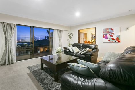 Photo of property in 1/24 Martin Crescent, Northcote, Auckland, 0627