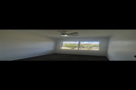 Photo of property in 13 Robbies Road, Shelly Park, Auckland, 2014