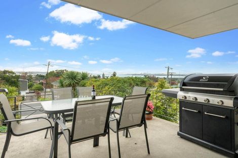 Photo of property in 76 Jaemont Avenue, Te Atatu South, Auckland, 0610