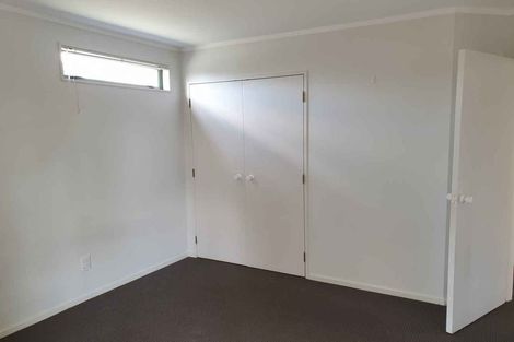 Photo of property in 17a Enderby Drive, Te Atatu Peninsula, Auckland, 0610