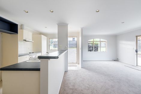 Photo of property in 14 Ashmere Lane, Weymouth, Auckland, 2103