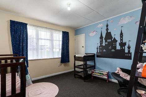 Photo of property in 3 Woburn Place, Takaro, Palmerston North, 4412