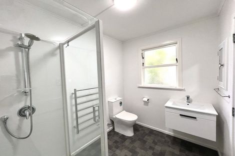 Photo of property in 11a Oswald Crescent, Paparangi, Wellington, 6037