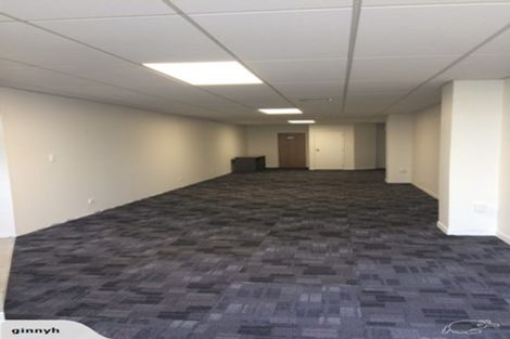 Photo of property in 264 Great North Road, Henderson, Auckland, 0612