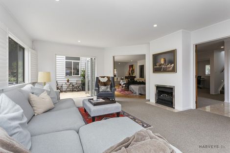 Photo of property in 32 Chamari Close, Titirangi, Auckland, 0604