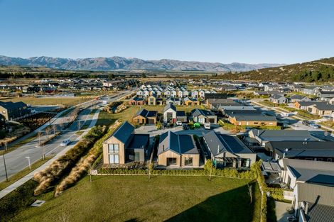 Photo of property in 5 Matakanui Lane, Wanaka, 9305