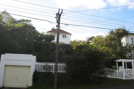 Photo of property in 10 Newcombe Crescent, Karori, Wellington, 6012