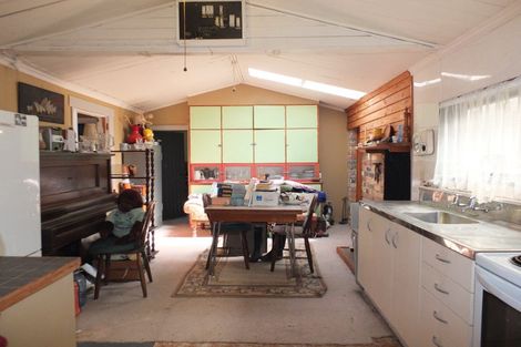 Photo of property in 4 Punga Street, Tangimoana, 4822