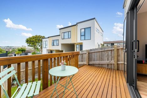 Photo of property in 50d Sandgate Avenue, Botany Downs, Auckland, 2010