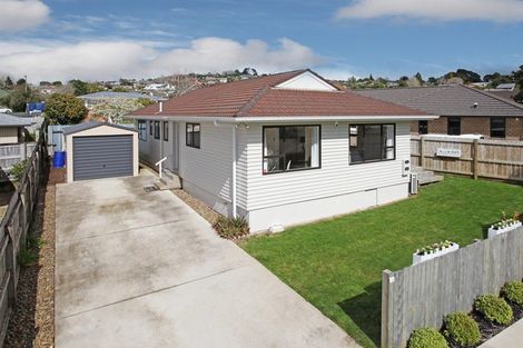 Photo of property in 12 Henry Curd Terrace, Pukekohe, 2120