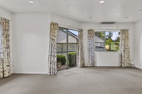 Photo of property in 8 Kathleen Place, Rainbow Point, Taupo, 3330