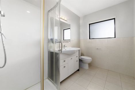 Photo of property in 181 Carlisle Road, Northcross, Auckland, 0632