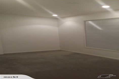 Photo of property in 35 Cyclarama Crescent, Massey, Auckland, 0614