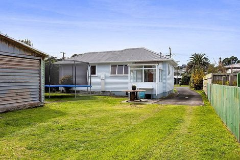 Photo of property in 31 Paritutu Road, Spotswood, New Plymouth, 4310
