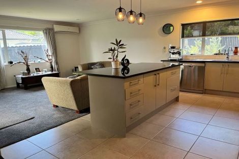 Photo of property in 6 Stroud Place, Henderson, Auckland, 0612