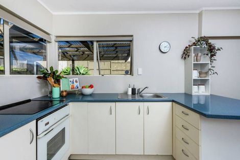 Photo of property in 1/25 Mayall Avenue, Beach Haven, Auckland, 0626