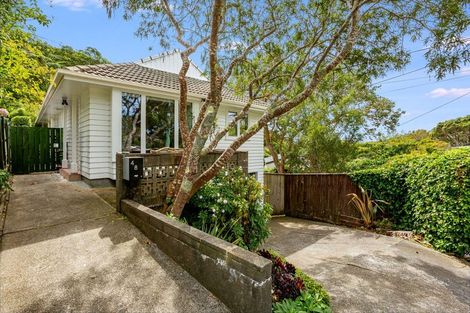 Photo of property in 48 Homewood Crescent, Karori, Wellington, 6012