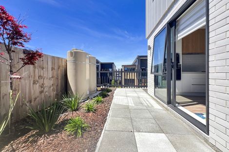 Photo of property in 1 Irwin Lane, Windsor Park, 0632