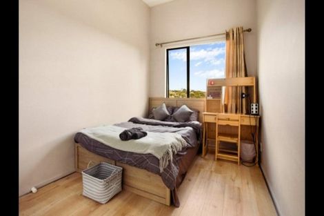 Photo of property in 30/3 Hulme Place, Henderson, Auckland, 0612