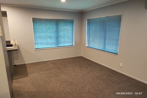 Photo of property in 25j Youngs Road, Papakura, 2110