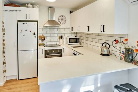 Photo of property in 16 Hudson Street, Island Bay, Wellington, 6023