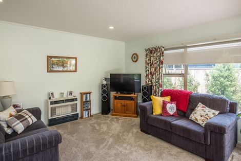 Photo of property in 4 Kaikomako Road, Waikanae, 5036