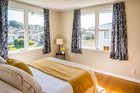 Photo of property in 7 Taupiri Crescent, Titahi Bay, Porirua, 5022