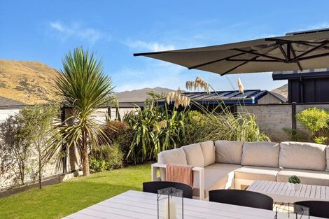 Photo of property in 13 Wheat Street, Jacks Point, Queenstown, 9371