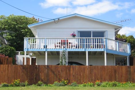 Photo of property in 2/29 Seaton Road, Murrays Bay, Auckland, 0630