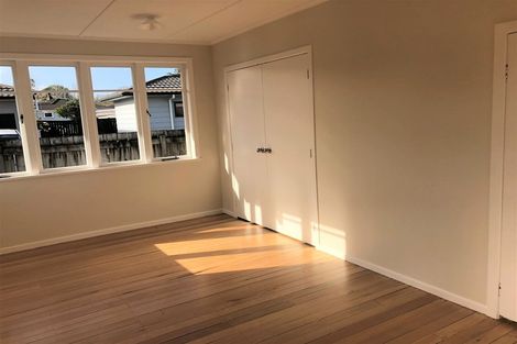 Photo of property in 37 Harrington Road, Henderson, Auckland, 0610