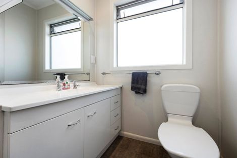 Photo of property in 32 Sandwich Road, St Andrews, Hamilton, 3200