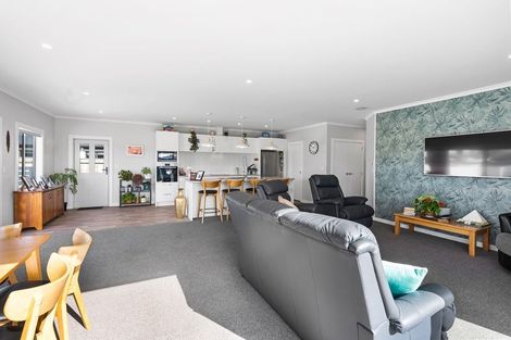 Photo of property in 27 County Drive, Hawera, 4610