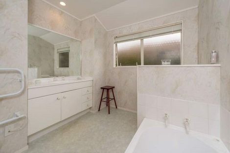 Photo of property in 63 Lakeside Drive, Orewa, 0931