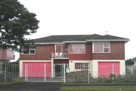 Photo of property in 4283 Great North Road, Glendene, Auckland, 0602