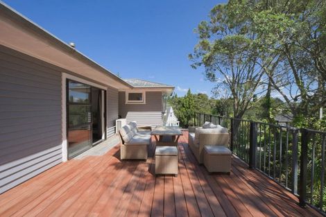 Photo of property in 60 Woodfern Crescent, Titirangi, Auckland, 0604