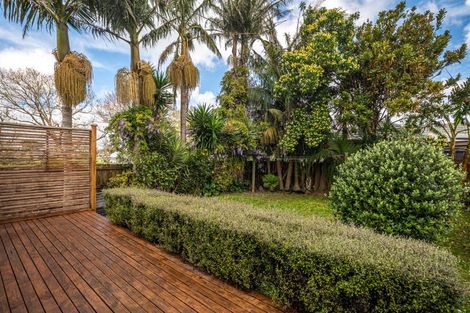 Photo of property in 2/66 Miller Road, Mangere Bridge, Auckland, 2022