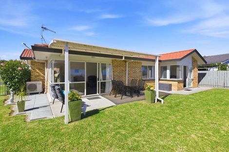 Photo of property in 30 Russley Drive, Mount Maunganui, 3116