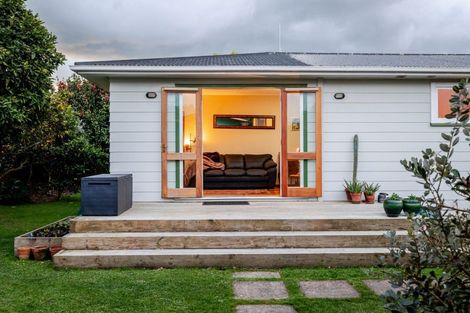 Photo of property in 3 Clarke Avenue, Highbury, Palmerston North, 4412