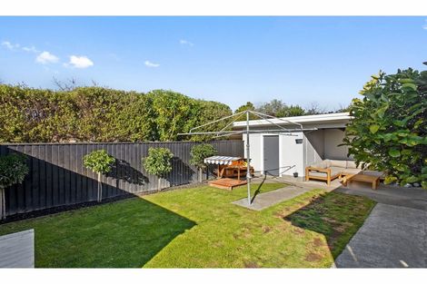 Photo of property in 205 Centaurus Road, Saint Martins, Christchurch, 8022