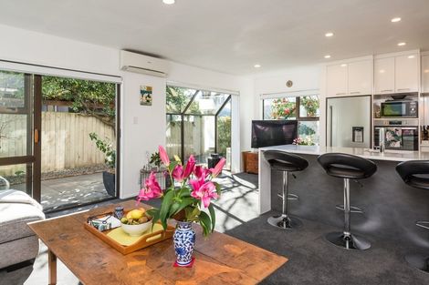Photo of property in 1 Winchester Street, Merivale, Christchurch, 8014