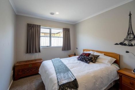 Photo of property in 4 Petrel Close, Paraparaumu Beach, Paraparaumu, 5032