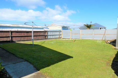 Photo of property in 2 Howitt Place, Hokitika, 7810