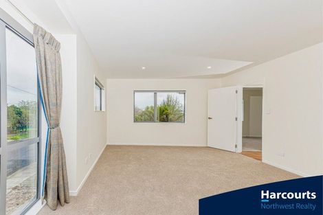 Photo of property in 31c Statesman Street, Henderson, Auckland, 0612